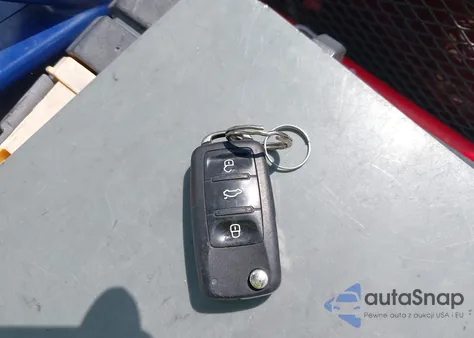 2014 Volkswagen Jetta 1.8T Se z USA, uszkodzony, nr VIN 3VWD07AJ3EM434268